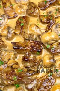 Creamy Sirloin Steak with Mushrooms - The Midnight Baker - Easy Dinner