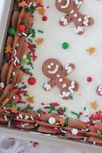 Delicious Gingerbread Sheet Cake with White Chocolate Buttercream - Baking with Blondie