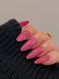 #PinkDipNails #DipPowderNails #PinkNails #TrendyNails #DipNailDesigns #StylishNails #ElegantNails #ChicNailArt #LongLastingManicure #NailInspo