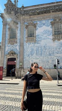 What to do in Porto: itinerary day 1 📌 SAVE this video Free walking tour, best port tonics, popular tourist spots in Porto, Porto Cruz rooftop, Jardim de Moro for epic sunset, Mercado Beira-Rio, best Pasteis de nata in Porto, bar hopping in Porto Follow @felisaxo or www.felisaxo.com for more Porto content and travel tips! #porto #portugal #portoportugal #porto🇵🇹 #portoportugal🇵🇹 Portugal travel destinations, travel blogger, travel content creator