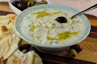 Addicting Tzatziki Sauce – Mountain Cravings