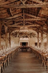 Un mariage entre terre et mer à Bordeaux, ça vous tente ? Le mariage fou de Carole et Nicolas s’est déroulé au Château de Théon, dans une ambiance conviviale. Des moments de joies intenses pour des souvenirs éternels lors de ce mariage entre terre et mer à Bordeaux.