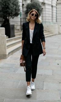 Like a Girl Boss - 10 Looks Com Blazer + Tênis, looks com tênis e blazer, looks com blazer, looks com blazer e tenis, looks com blazer, look com blazer e tenis, looks com tenis blazer, blazer e tenis, look tenis blazer, look blazer tenis