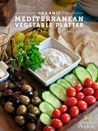 With mini pitas, Greek olives, herbed feta cheese, peperoncini and fresh veggies, there's a lot to love about this antipasto vegetable platter featuring our Mediterranean Herb Greek Yogurt Dip Mix. Try it out tonight.