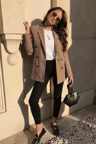 Are black jeans business casual for a woman? Check this post for expert tips on office dress code, and how to wear black jeans for a business casual outfit for women to copy directly.