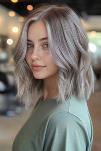 Shine bright in 2024 with 31 dazzling silver hair color ideas that are sure to turn heads! ✨🌟 #SilverHair #HairColor2024 #DazzlingLooks