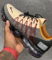 NIKE VAPORMAX KHAKI RED BLACK