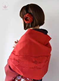 Keep Your Ears Warm With These Chic Camellia Earmuffs - 9GAG