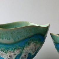 Jan Lewin-cadogan on Instagram: "some wavy bowls#tiggallery #janlewincadogan #coastaldecor#ceramics #interiorstyling #interiores #beachhousedecor #coastalhome #artcollectors #houseandhome #housebythesea #madeinwales#makersmovement #oceanblueandsand #designermaker #surfers #beachwedding #ceramicartist #ceramicart #sunshinecoastdesigner #instainterior #gallerywall #ceramicgallery #instahome #surfersparadise#betterhomesandgardens#coastalcottage#ilovethebeach #sunshinecoast #artcollectors#instainteriors"