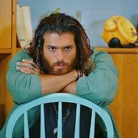 daniela♥️🇮🇹 on Twitter: "Gli occhi dei bambini sono indagatori e vedono con una profondità che ti scava nell'anima. Se ricambiano un sorriso è perché li hai conquistati...si fidano!♥️ Buonanotte 💫 #CanYaman #SembraStranoAncheAMe https://t.co/i93FK8ToD4" / Twitter