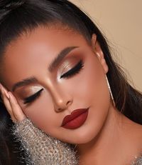 Are you looking for stunning red lipstick looks to slay this Valentine's? If so, check out this list to get all the inspiration you need!