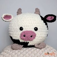 The Cow Squish is a cuddly, moo-velous, and very squishy free crochet pattern on Moogly! #CALCentralCrochet