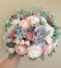 This beautiful bridal bouquet is made of air dry clay, it looks very realistic and has very light in weight. Bouquet composition - Garden rose white Ohara, white and blue hydrangea, standard rose, blush ranunculus, mint greenery, eucalyptus. Diameter 24cm, Height 22-25 cm I will be glad to make