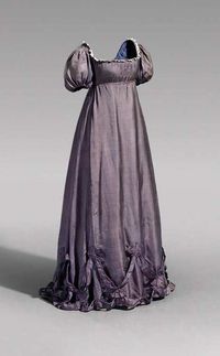 Maternity Dress of Louise, Queen of Prussia  c.1800  Via Epoch Times