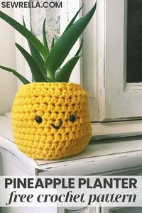 The crochet pineapple planter is the perfect project for summer! He works up super quick - in under an hour! Even if you don't have a green thumb, this easy free pattern is for you! Plus, check out what yarn you should use to hold your little succulent friends. #crochetplanter #crochetpineapple #crochet #freepattern