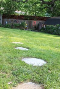 Concrete projects are super easy way to upscale your gardens for pennies. In this post I made concrete walking stones for the backyard of my former home. The concrete is under 5.00 bag and you can get several projects from one. Can't beat the price and it is super easy to mix. The worse part is lifting the darn bags.