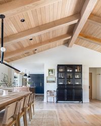 Dagan Design & Construction Inc on Instagram: "We may have an obsession with oak, anyone else? Build - @dagandesign Designer - @studiomcgee Architect - @ericolsendesign Photo - @ryangarvin #diningroomdesign #greatroom #livingroomdecor #livingroom #livingroomideas #livingroomdesign #diningroomdecor #diningtable #diningroom #diningtabledecor #diningchairs #diningroominspo #diningroomideas #steeldoors #steelwindows #steelwindowsanddoors #oaktable #custommade #oakceiling #oak #oakflooring #openc