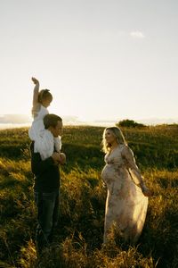 family photo inspo, family photography, storytelling family photography, documentary family photos, aesthetic family photos, family session, dreamy family session, candid family photos, south dakota photographer, Maternity shoot, maternity session, maternity session inspo, maternity storytelling shoot, maternity documentary, storytelling photographer, documentary photographer, maternity inspo