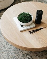 J. Reiko Design + Co. on Instagram: "🤍 handcrafted details + neutral organic textures Creating a custom white oak coffee table perfectly tailored to this lounge was the finishing touch that makes this space live so well. A huge shoutout to incredibly talented local artisans for making it happen! Project: Dahlia Street Design: @jreikodesignandco Photography: @sierraannphotography"