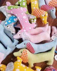 Best in show dog sewing pattern,sausage dog pattern, plush dog, toy sewing pattern, dog PDF, wiener dog, sausage dog, sausage dog toy, These little sausages are the EASIEST fellows to make. You can string them along like a garland or turn them into a mobile. Im addicted to making these