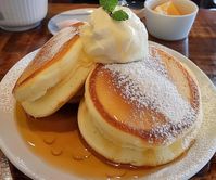 Fluffy Japanese Pancakes: A Cloud on Your Plate |