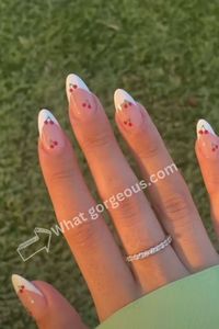 #FloralNails #FlowerNailArt #BloomingNails #SpringNails #ElegantNailDesigns #TrendyFloralNails #PrettyNailArt #ChicFlowerNails #NailDesignIdeas #NatureInspiredNails