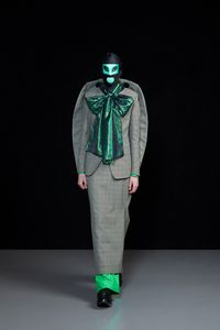 Walter Van Beirendonck Fall 2022 Menswear Fashion Show Collection: See the complete Walter Van Beirendonck Fall 2022 Menswear collection. Look 27