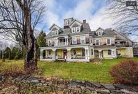 Lakeside Victorian Mansion w/Hot Tub, Near Skiing, Snowmobile Trails, Boating - Whitingham