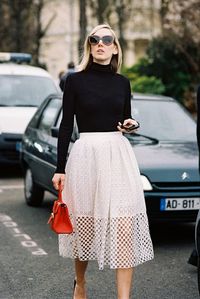 outfit ideas | outfit ideas for women | outfit ideas for work | chic | black | white | simple | classy | midi skirt | woman | brands | style | shoes | street style | street fashion | parisian | urban | new york | outfits