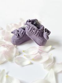 Christening knitted baby booties, Handmade Newborn Baby Shoes, Baby shoes with bows, Baby Photo Prop, Goddaughter gifts, Baby shower gift.