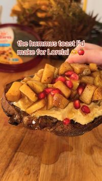 I’m an autumn! 🍂#lorelai #falltoast #fallharvest #appletoast #applerecipes