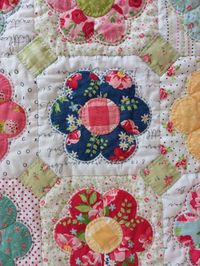 Flower Quilt, Handmade Patchwork Quilt, Modern Colorful Quilt, Handmade Quilt, Baby Pathcwork Quilt, Handmade Flower Blanket, Hexagon Quilt - Etsy UK