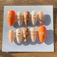 Happy Halloween  Info on this set: 👻 Length: Ranges by size between 25mm-20mm  **custom orders with width sizes larger than 14mm will be defaulted to short almond and range between 18.5mm-12mm in length    👻 Shape: Almond 👻 Size: XS, S, M, L, XL or custom, just select custom when ordering and in "note to seller" section enter in all finger sizes. if you're unsure of your size - round up!! You can always file the edges down to fit your nail plate shape better! You can also message me and I can