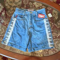 Nwt Funky And Musical 1980's Super High-Rise Denim Shorts By Jou Jou. Piano Keys Down The Front Of Both Sides. Rise - 12 1/2 Waist - 30 Length - 19