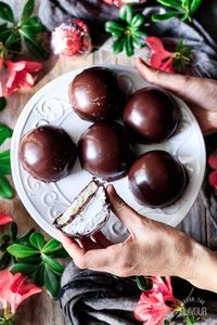 Chocolate Marshmallow Teacakes with Raspberry Jam: these old fashioned British treats are made with dark chocolate, homemade biscuits, and fluffy marshmallow. Learn the step by step method for making these copycat Tunnock's teacakes with this recipe. | savortheflavour.com #savortheflavour #teacakes #chocolateteacakes