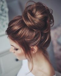 Messy wedding hair updos | itakeyou.co.uk #weddinghair #weddingupdo #weddinghairstyle #bridalupdo