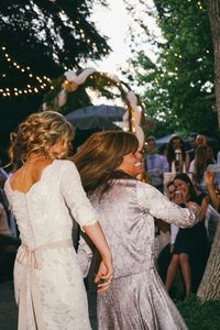 Wedding session of Thomas and Annie - - Photo credit : Madelaine Sessions Photography. Mother daughter dance