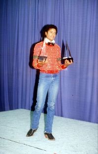 MJ attends the 8th American Music Awards on at the Shrine Auditorium in Los Angeles, California, the USA.