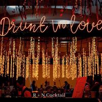 A bar at a wedding is kind of everyone’s happy place. Bars make your wedding decor all lively and a buoyant affair.#BarWeddingDecor #BarDecor #WeddingDecor #UniqueBarDecor #bookeventz #bookeventzwedding