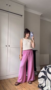 Everyday outfit ideas easy to recreate and style inspo. feel good comfortable outfits with a pop of colour Find more outfits and info @rosieannbutcher