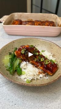 82K views · 1.6K reactions | Firecracker Salmon 😍 this recipe is from my book Speedy Weeknight Meals 🩵💛 

Here’s what you’ll need to make this:

4 Salmon fillets
4 tbsp Soy sauce
2 tbsp Soft brown sugar
2 tbsp Sriracha
2 Limes
4 Cloves of Garlic, minced 
5 g Ginger, minced 
1 tsp Chilli flakes
1 tsp Paprika
2 Spring onions, sliced

You can order Speedy Weeknight Meals online from Amazon, or you can get it in store from Amazon, Sainsbury’s, or ASDA!! | Jon Watts