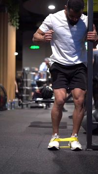 The quadriceps muscles (quads) and the Tensor Fasciae Latae (TFL) band both have a direct impact on leg movement and contribute to the strength and stability of the abdominal and hip regions. Weakness in these muscles can directly affect the performance of an athlete and increase the risk of sports-related injuries.  If the quadriceps muscles are weak, it can lead to problems such as muscle strains, ligament sprains, joint arthritis, shoulder instability, as well as issues in the knee and lower back. Weakness in the quads can have an undesired impact on the entire hip and abdominal area, resulting in a decrease in performance and stability during sports movements.  #runninglife #marathontraining #Football #basketball #volleyball #tennis #hockey #rugby #weightliftingjourney #swim