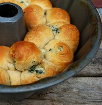 Cheesy Spinach Pull Apart Bread.2jpg by firefly64, via Flickr