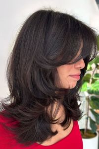 This romantic haircut is full of movement and bounce, looking so airy and pretty. Skip the blowout, spritz some texture spray and scrunch for a completely different edgy vibe. @ashleyb.hair