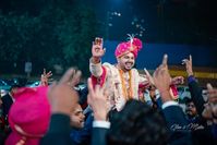 Band Baja Baarat style entry for the groom | Gallery