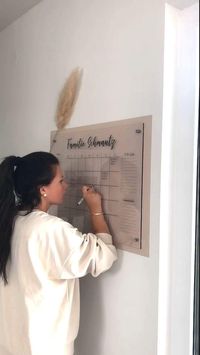 Dürfen wir vorstellen? 😍 Personalisierbare Kalender aus Acrylglas - für weniger Chaos und mehr Organisation ✨