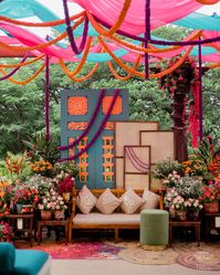 Mehendi art on the bride’s hands is like a reflection of her most beautiful smile. In those colors lies the sweetness of her smile Like love woven into life, pure and yet whimsical. Bride : @varusarathkumar Decor design,styling and production : @white.reflections Furniture : @prophousechennai Photography: @theaaronobed Project head : @229x99 Venue : Rain tree #wedding #weddingday #weddingphotography #weddingdecor #weddingplanning #weddingplanner #weddingdesign #bigfatindianwedding #i...