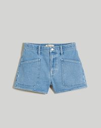 The cut: complete with utilitarian pockets at the front and back, these vintage-y jean shorts have a superhigh fitted waist and a booty-accenting shape.