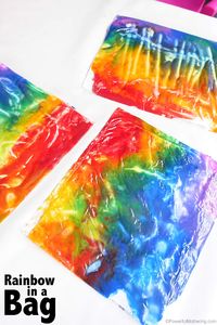 tired of messy art? This rainbow in a bag is just perfect to get a sensory and mess fix without the mess! Its great for babies toddlers and even preschoolers with the extended ideas.