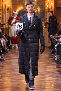 Moncler Gamme Bleu Fall 2012 Menswear
https://www.vogue.com/fashion-shows/fall-2012-menswear/moncler-gamme-bleu/slideshow/collection#19